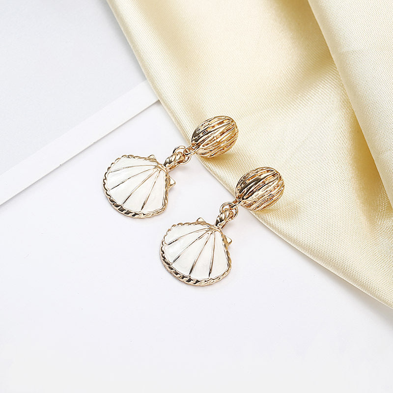 Vintage Ocean Shell Stud Earrings