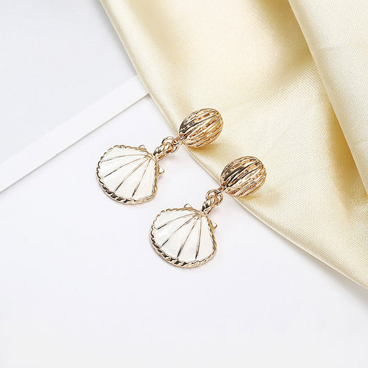 Vintage Ocean Shell Stud Earrings