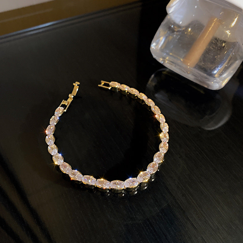 Zircon Inlaid Bracelet with Emerald Green Sparkle