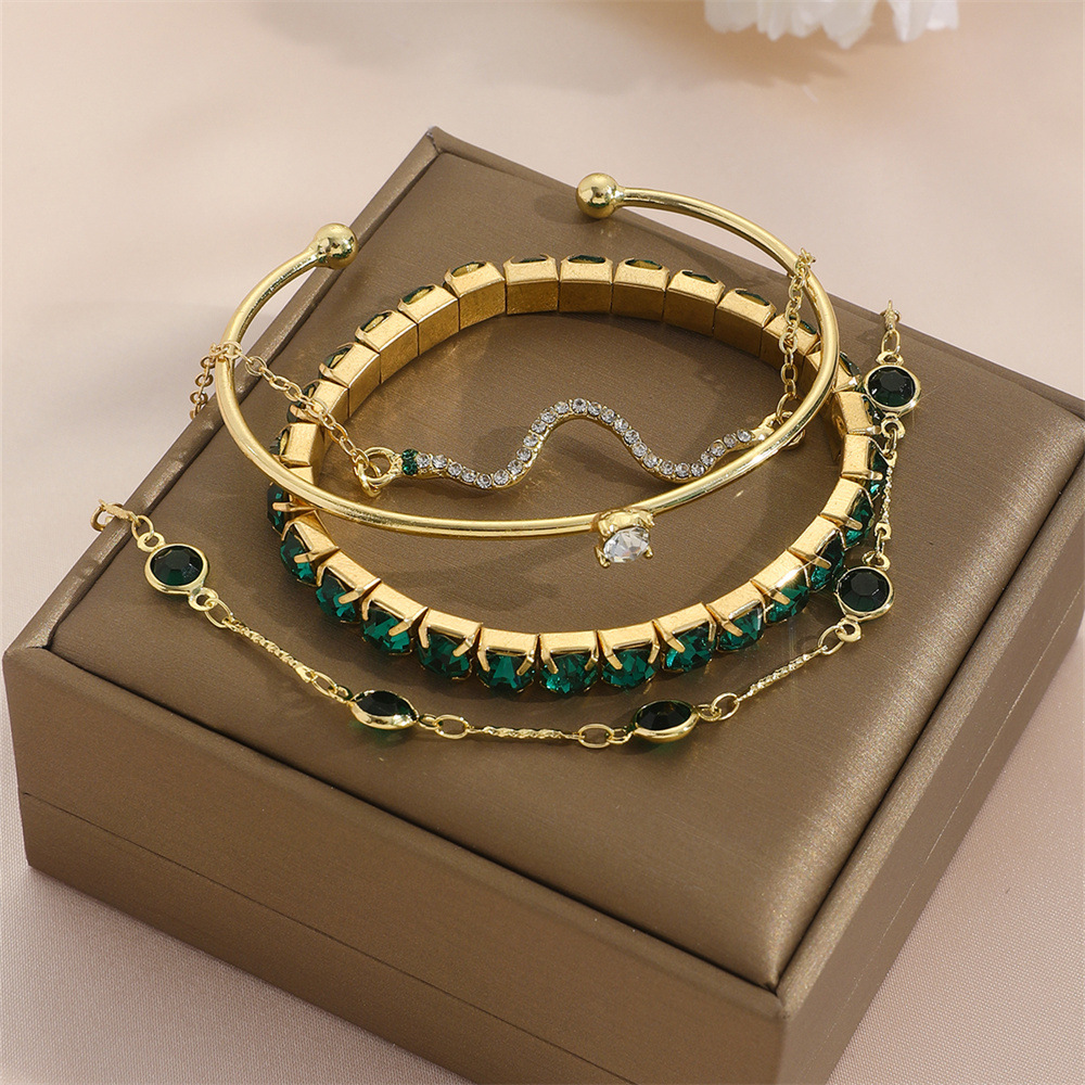 Green Diamond Stretch Bracelet Set